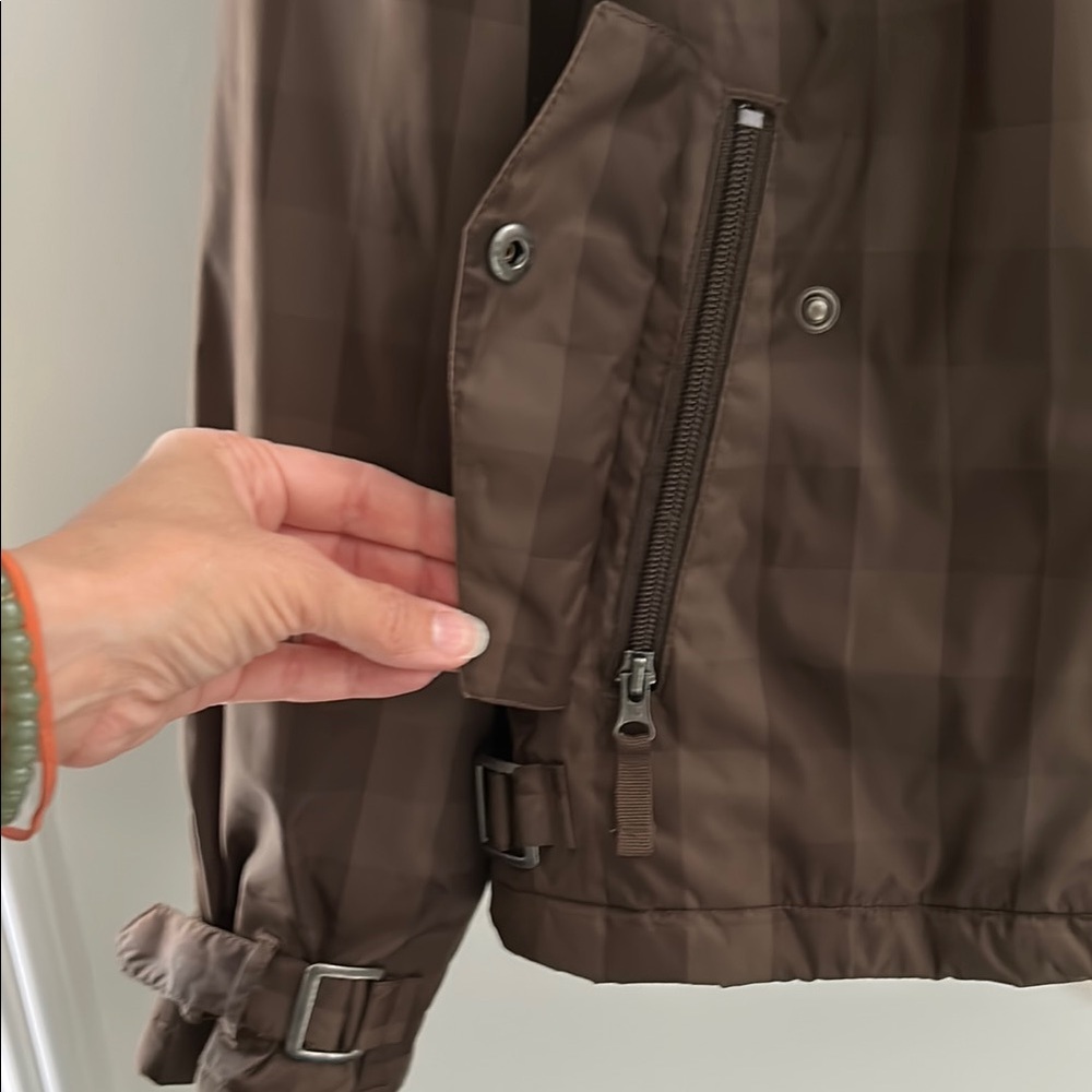 Burton Women’s Brown Ski Snowboard Jacket with Hood and Faux Fur Lining - Picture 11 of 16